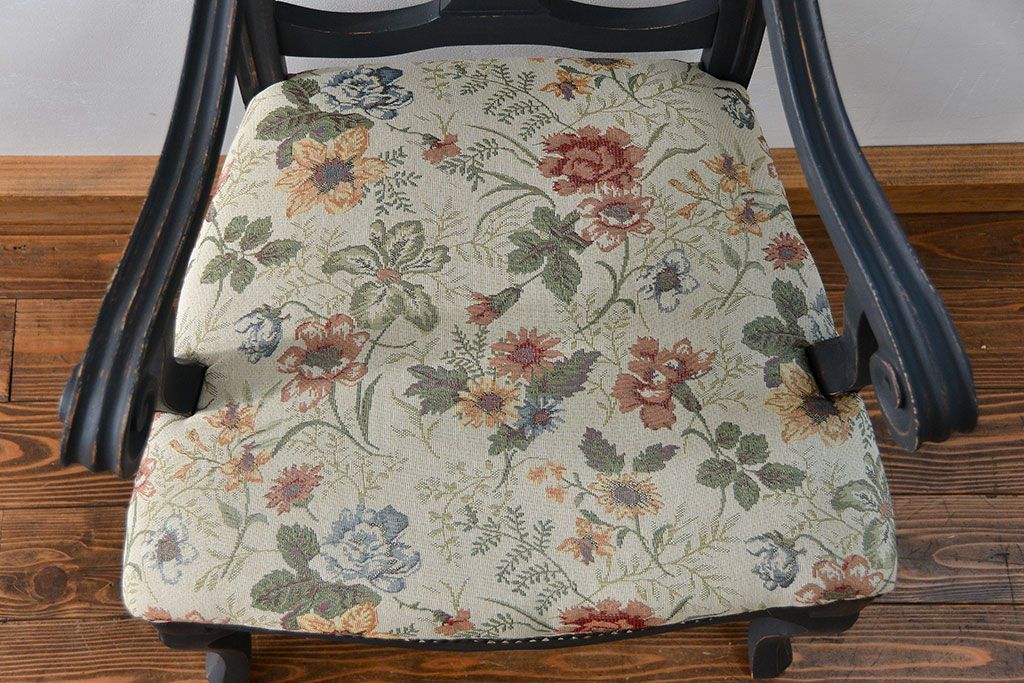 ヴィンテージ家具　海外ビンテージ　アンティークペイント仕上げ　かわいいアームチェア(2)(椅子、イス)