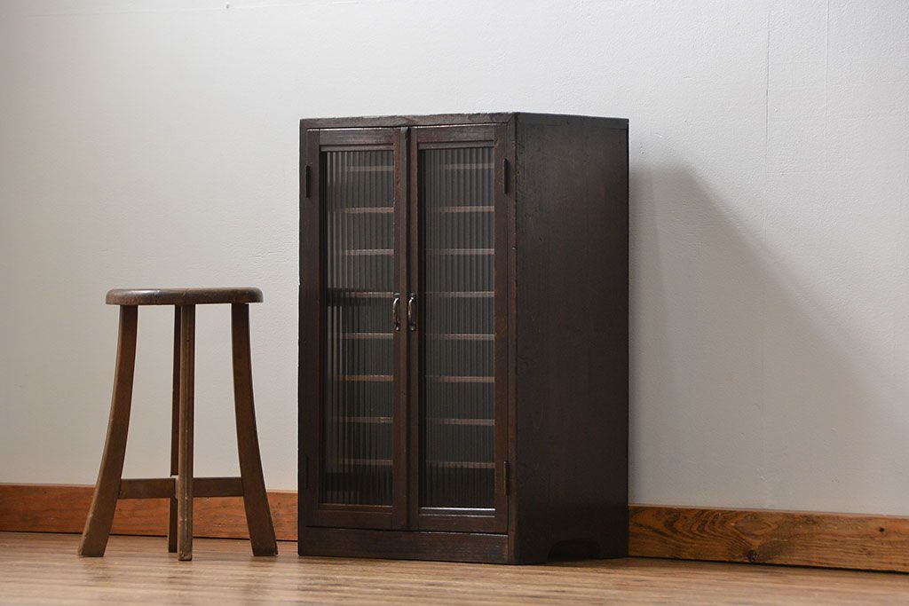 アンティーク家具　和製アンティーク　モールガラス入り!小振りな書類棚(収納棚)