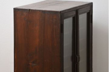 アンティーク家具　和製アンティーク　モールガラス入り!小振りな書類棚(収納棚)