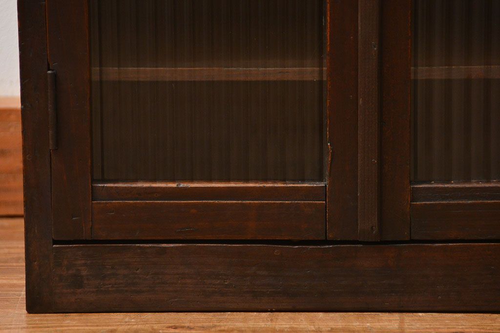 アンティーク家具　和製アンティーク　モールガラス入り!小振りな書類棚(収納棚)