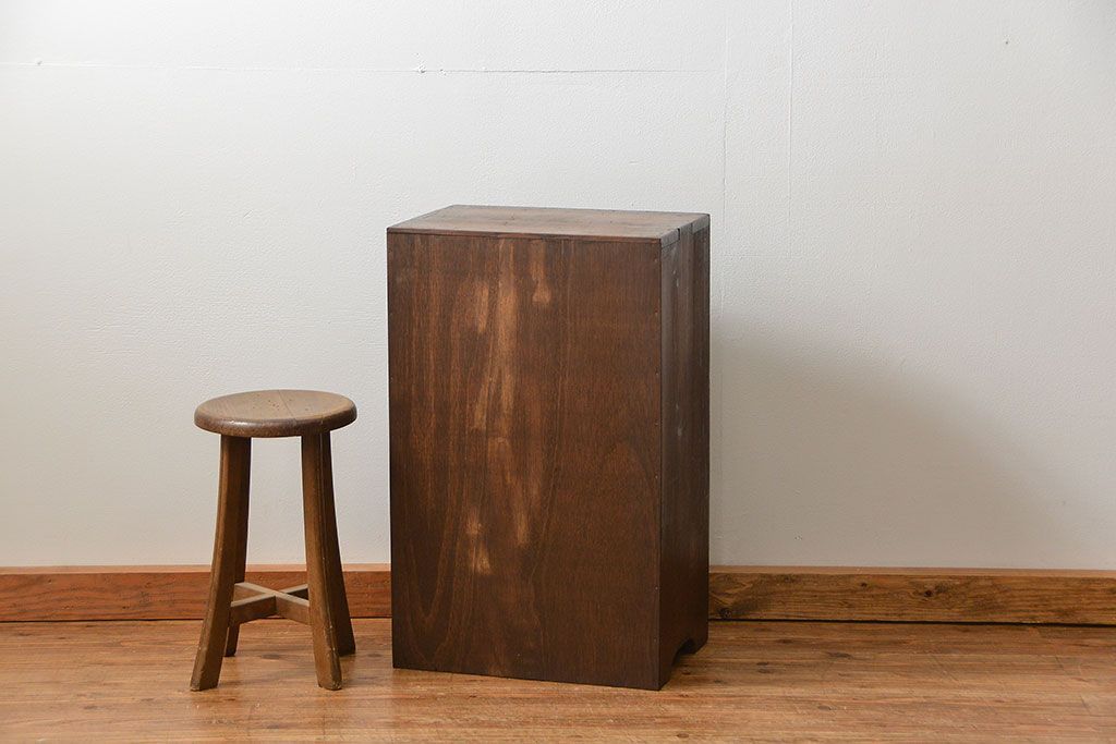 アンティーク家具　和製アンティーク　モールガラス入り!小振りな書類棚(収納棚)