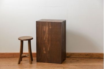 アンティーク家具　和製アンティーク　モールガラス入り!小振りな書類棚(収納棚)