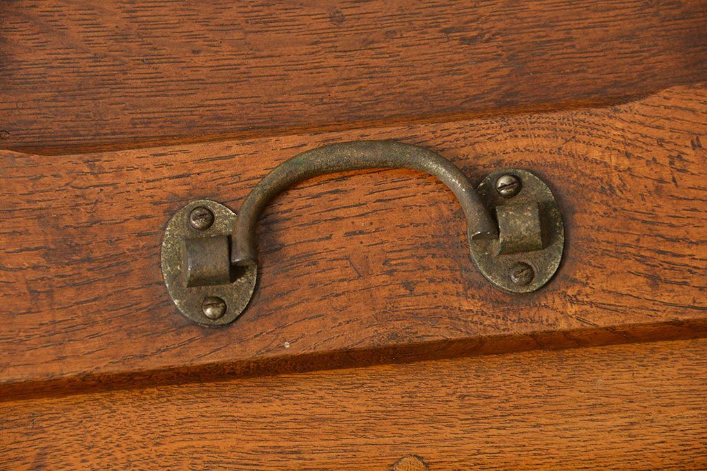 アンティーク家具　アンティーク かわいらしい　小さな変わり型冷蔵庫(収納棚)