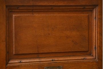 アンティーク家具　アンティーク かわいらしい　小さな変わり型冷蔵庫(収納棚)