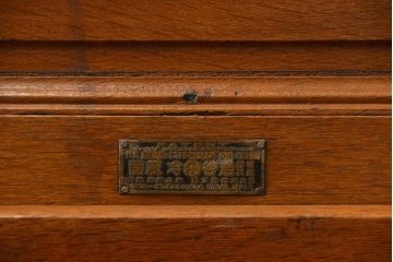 アンティーク家具　アンティーク かわいらしい　小さな変わり型冷蔵庫(収納棚)