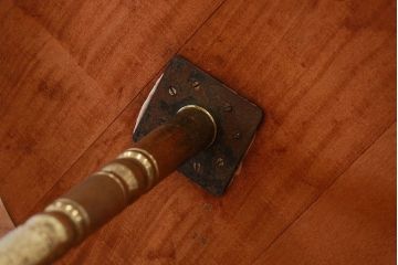 中古 イタリア ビンテージ 象嵌入りの上品なサイドテーブル(花台)