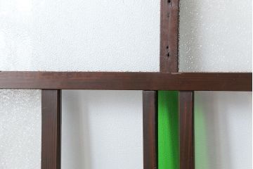 古民具・骨董　大正ロマン　 太い框組みの色ガラス入り引き戸　2枚セット(ガラス戸、建具)