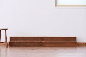 アンティーク家具　アンティーク 古い木味の簡素で小さな飾り棚　2個セット　(陳列棚)