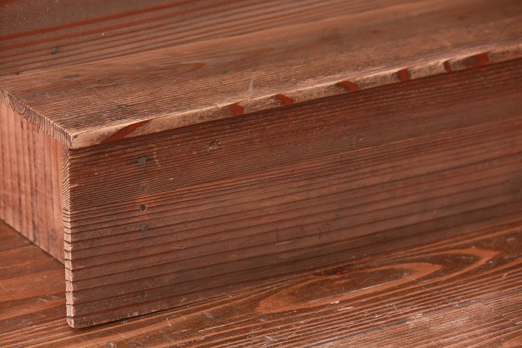 アンティーク家具　アンティーク 古い木味の簡素で小さな飾り棚　2個セット　(陳列棚)