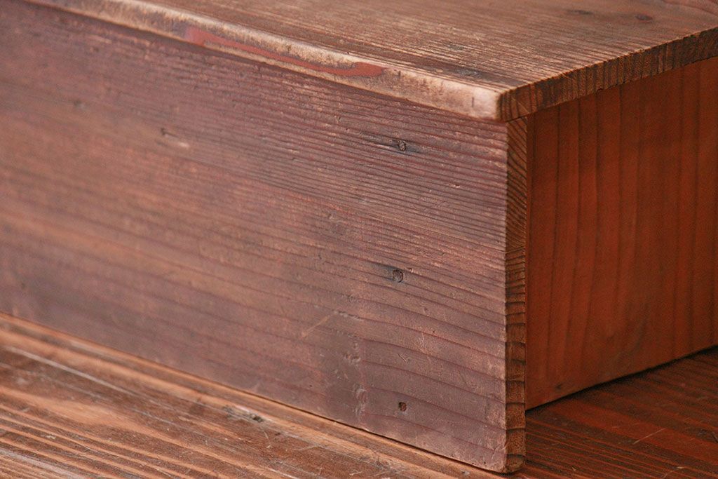 アンティーク家具　アンティーク 古い木味の簡素で小さな飾り棚　2個セット　(陳列棚)