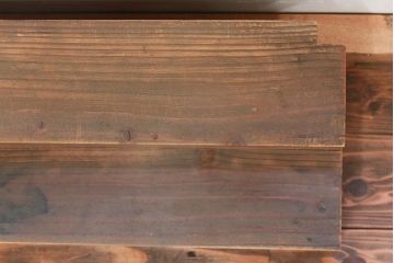 アンティーク家具　アンティーク 古い木味の簡素で小さな飾り棚　2個セット　(陳列棚)