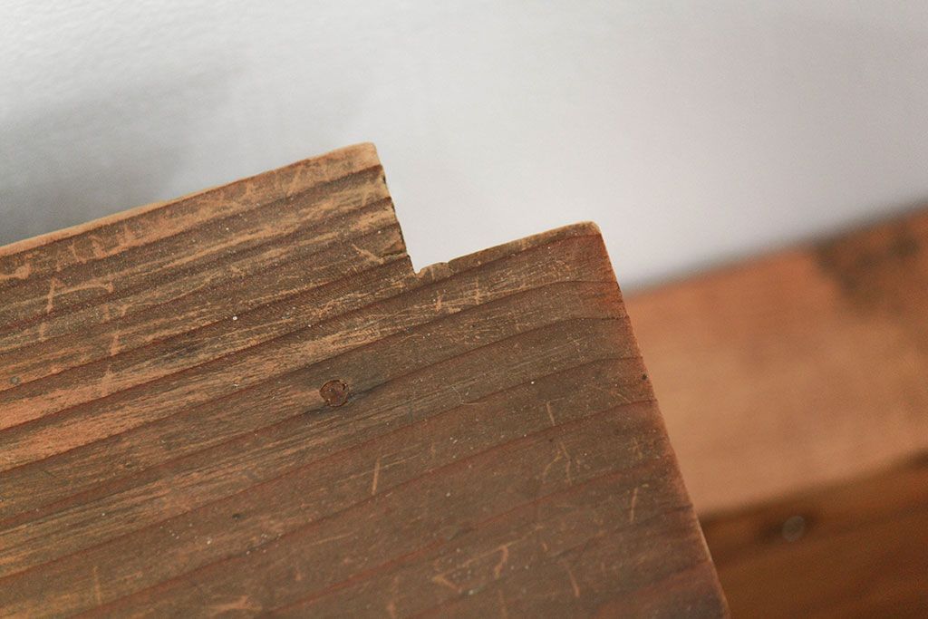 アンティーク家具　アンティーク 古い木味の簡素で小さな飾り棚　2個セット　(陳列棚)