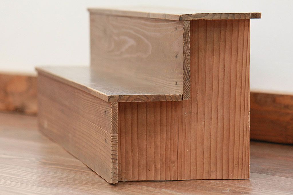 アンティーク家具　アンティーク 古い木味の簡素で小さな飾り棚　2個セット　(陳列棚)