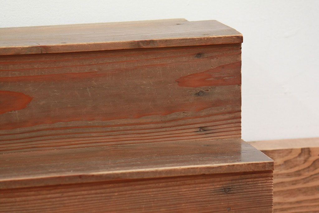 アンティーク家具　アンティーク 古い木味の簡素で小さな飾り棚　2個セット　(陳列棚)