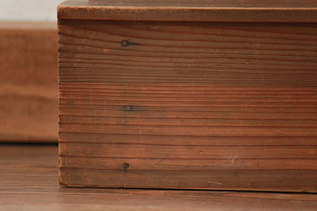 アンティーク家具　アンティーク 古い木味の簡素で小さな飾り棚　2個セット　(陳列棚)