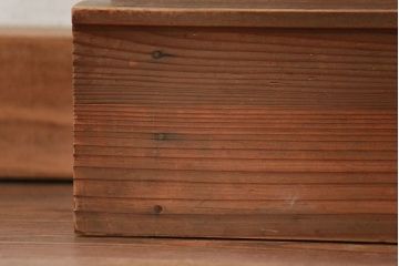 アンティーク家具　アンティーク 古い木味の簡素で小さな飾り棚　2個セット　(陳列棚)