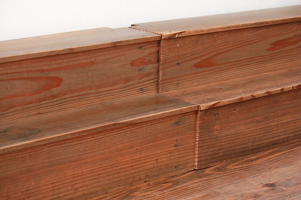 アンティーク家具　アンティーク 古い木味の簡素で小さな飾り棚　2個セット　(陳列棚)