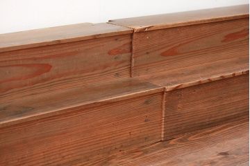 アンティーク家具　アンティーク 古い木味の簡素で小さな飾り棚　2個セット　(陳列棚)