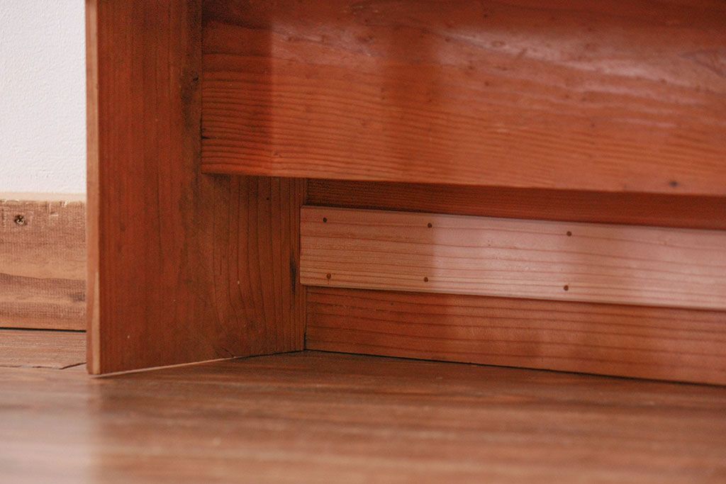 アンティーク家具　アンティーク 古い木味の簡素で小さな飾り棚　2個セット　(陳列棚)