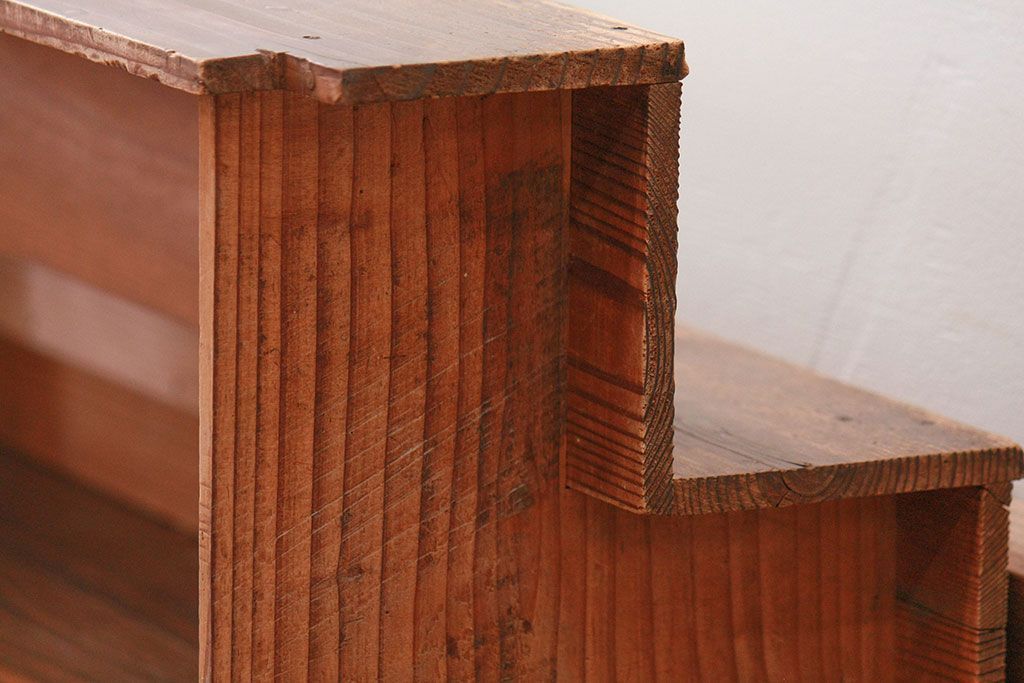 アンティーク家具　アンティーク 古い木味の簡素で小さな飾り棚　2個セット　(陳列棚)