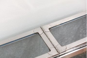 レトロ家具　昭和レトロ 古いブリキの小さなガラスケース(ショーケース)