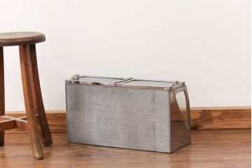 レトロ家具　昭和レトロ 古いブリキの小さなガラスケース(ショーケース)