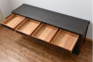 アンティーク家具　古民具・骨董 モダンな引き出し付き縦桟引き戸の重厚なローボード(テレビボード、水屋箪笥、テレビ台、キャビネット、収納棚)