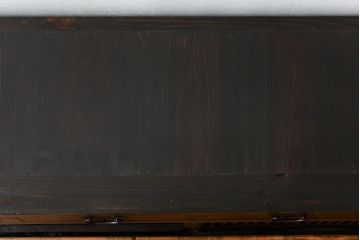 アンティーク家具　古民具・骨董 モダンな引き出し付き縦桟引き戸の重厚なローボード(テレビボード、水屋箪笥、テレビ台、キャビネット、収納棚)