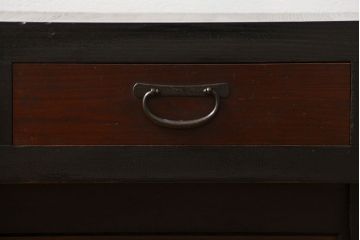 アンティーク家具　古民具・骨董 モダンな引き出し付き縦桟引き戸の重厚なローボード(テレビボード、水屋箪笥、テレビ台、キャビネット、収納棚)