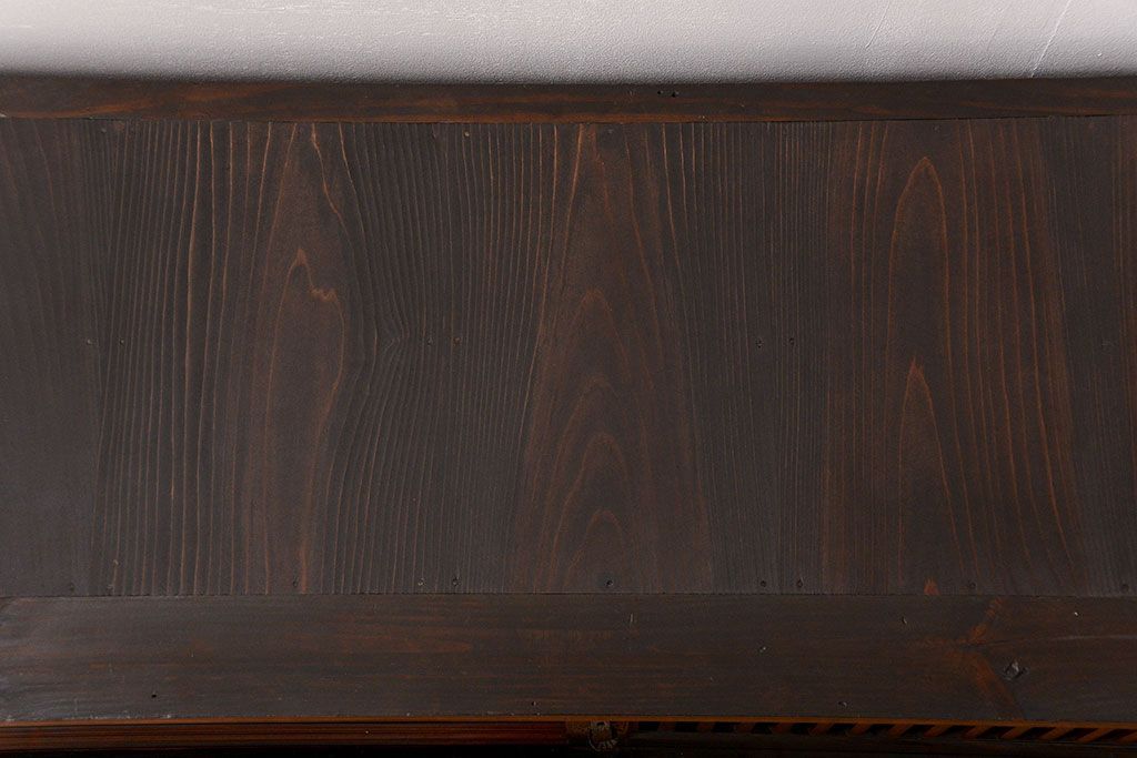 アンティーク家具　古民具・骨董 モダンでシックな縦桟引き戸ローボード(水屋箪笥、テレビボード、テレビ台、キャビネット、収納棚)