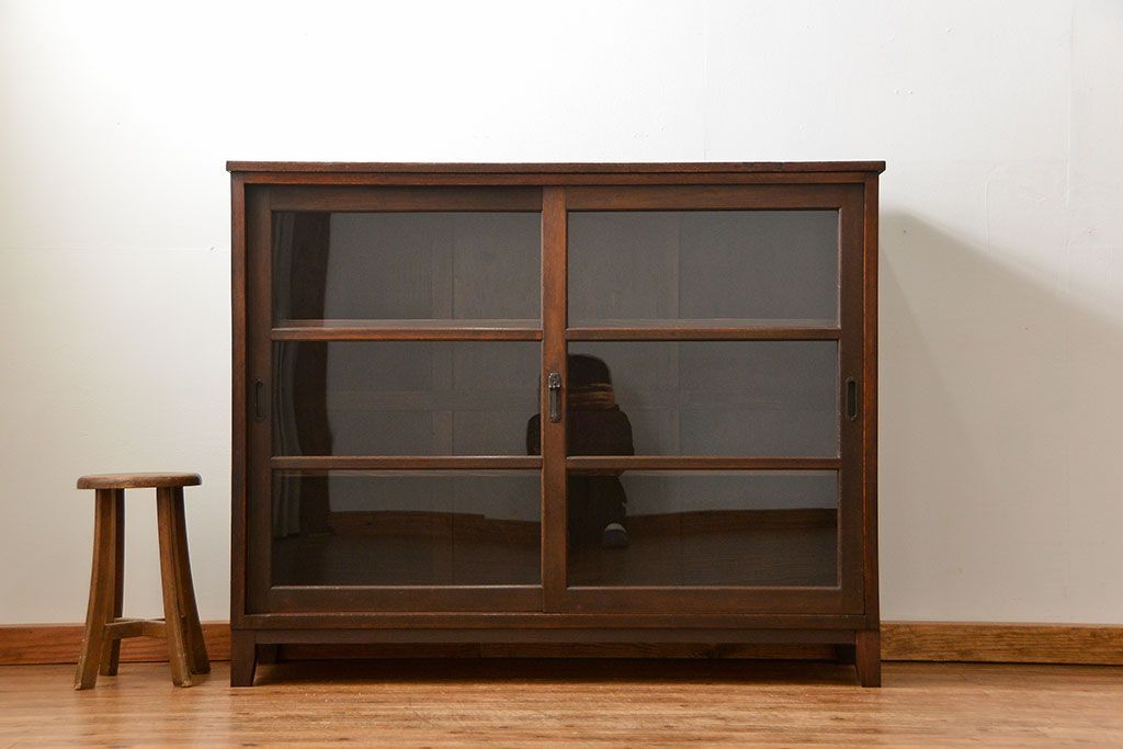 アンティーク家具　アンティーク 古いナラ材の脚付き収納棚　(サイドキャビネット、飾り棚、本棚)