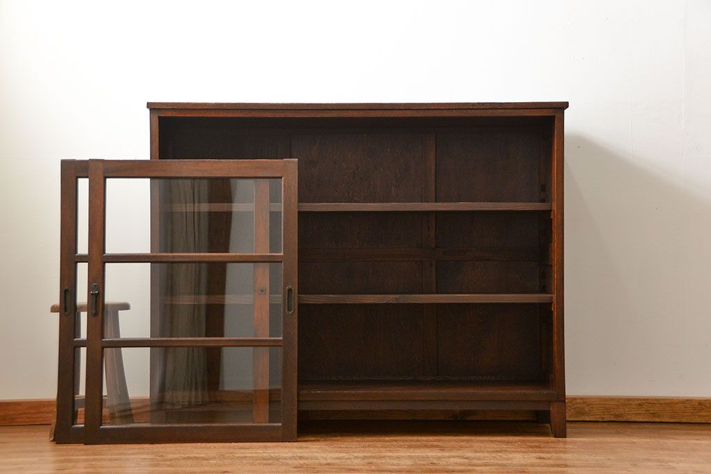 アンティーク家具　アンティーク 古いナラ材の脚付き収納棚　(サイドキャビネット、飾り棚、本棚)