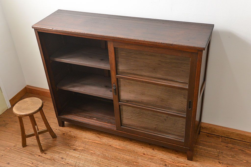 アンティーク家具　アンティーク 古いナラ材の脚付き収納棚　(サイドキャビネット、飾り棚、本棚)