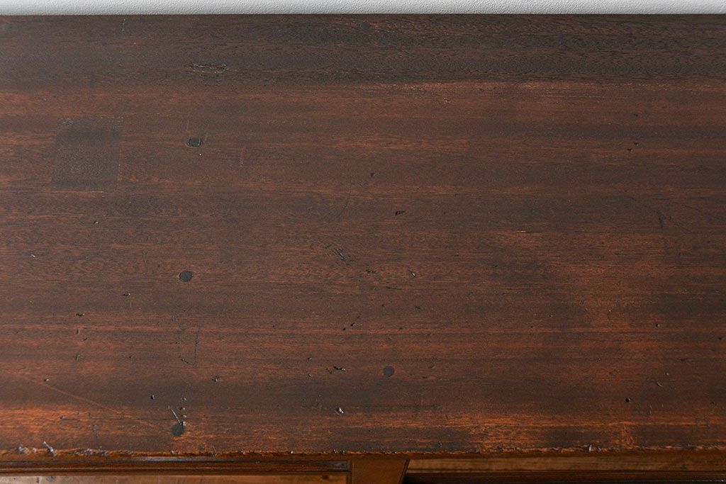 アンティーク家具　アンティーク 古いナラ材の脚付き収納棚　(サイドキャビネット、飾り棚、本棚)