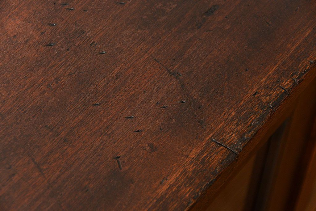 アンティーク家具　アンティーク 古いナラ材の脚付き収納棚　(サイドキャビネット、飾り棚、本棚)