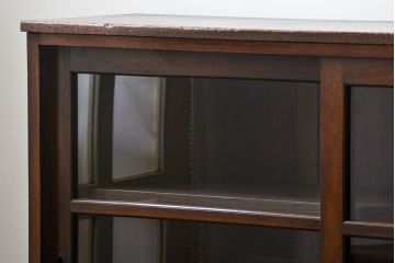 アンティーク家具　アンティーク 古いナラ材の脚付き収納棚　(サイドキャビネット、飾り棚、本棚)