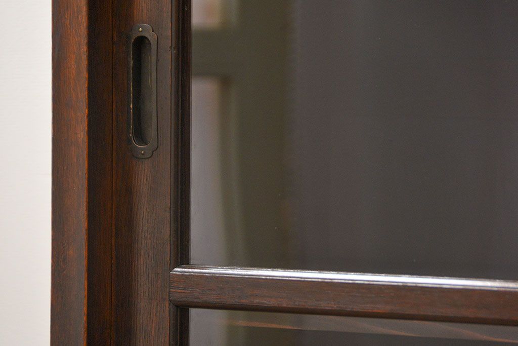 アンティーク家具　アンティーク 古いナラ材の脚付き収納棚　(サイドキャビネット、飾り棚、本棚)