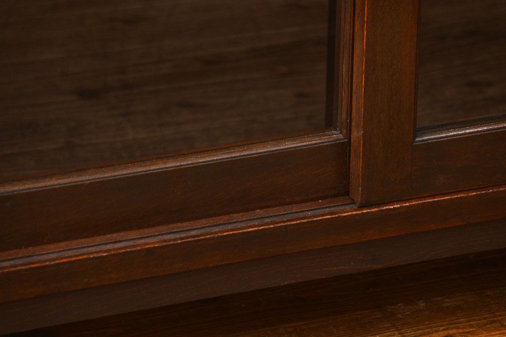 アンティーク家具　アンティーク 古いナラ材の脚付き収納棚　(サイドキャビネット、飾り棚、本棚)