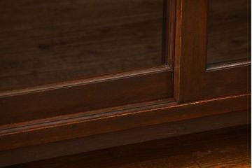 アンティーク家具　アンティーク 古いナラ材の脚付き収納棚　(サイドキャビネット、飾り棚、本棚)