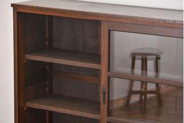 アンティーク家具　アンティーク 古いナラ材の脚付き収納棚　(サイドキャビネット、飾り棚、本棚)