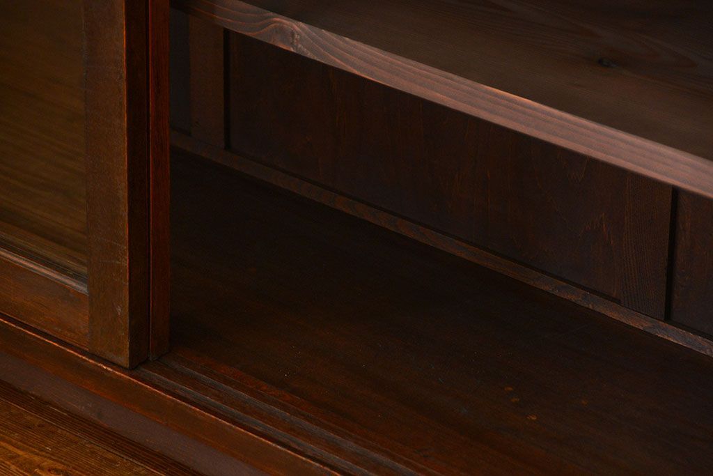 アンティーク家具　アンティーク 古いナラ材の脚付き収納棚　(サイドキャビネット、飾り棚、本棚)