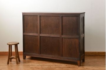 アンティーク家具　アンティーク 古いナラ材の脚付き収納棚　(サイドキャビネット、飾り棚、本棚)