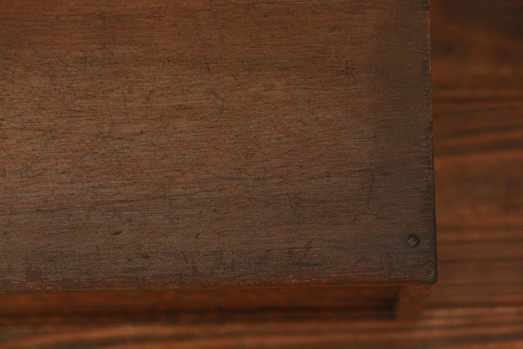 レトロ家具　昭和レトロ 古い木の引き出し付き横長本立て　(本棚、飾り棚)