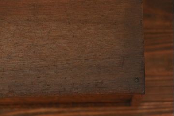 レトロ家具　昭和レトロ 古い木の引き出し付き横長本立て　(本棚、飾り棚)