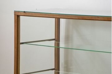 レトロ家具　昭和レトロ 古いナラ材のスタイリッシュな鉄脚ガラスケース(飾り棚、ショーケース)