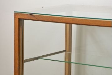 レトロ家具　昭和レトロ 古いナラ材のスタイリッシュな鉄脚ガラスケース(飾り棚、ショーケース)