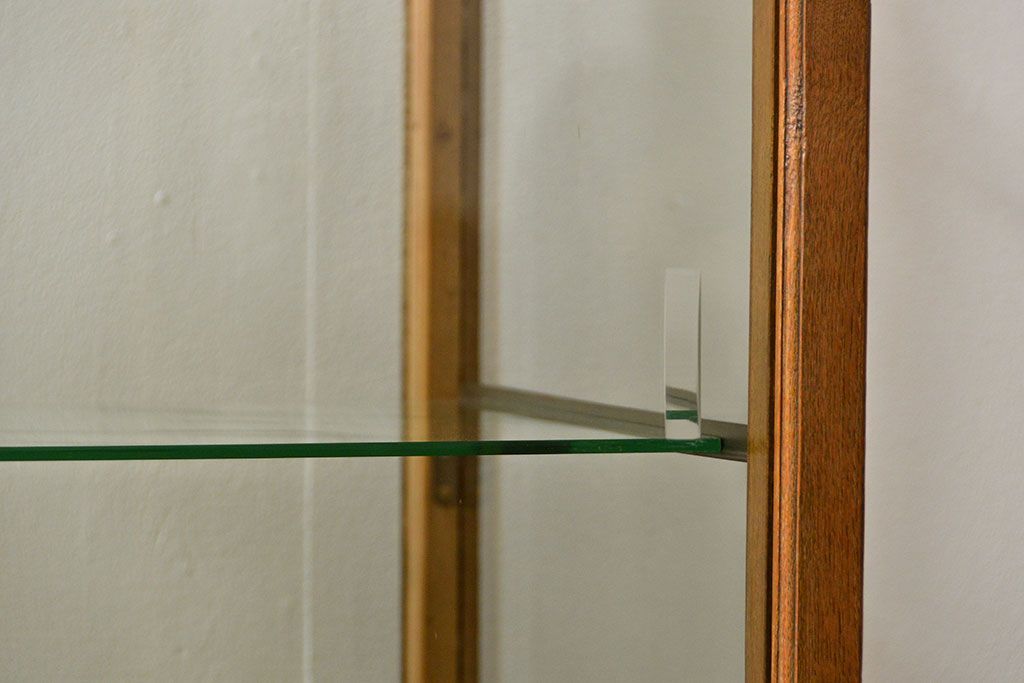 レトロ家具　昭和レトロ 古いナラ材のスタイリッシュな鉄脚ガラスケース(飾り棚、ショーケース)