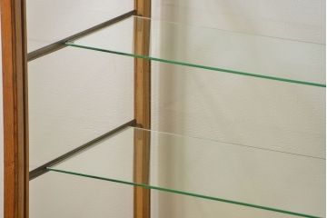 レトロ家具　昭和レトロ 古いナラ材のスタイリッシュな鉄脚ガラスケース(飾り棚、ショーケース)