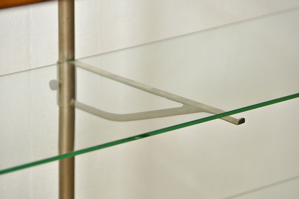 レトロ家具　昭和レトロ 古いナラ材のスタイリッシュな鉄脚ガラスケース(飾り棚、ショーケース)