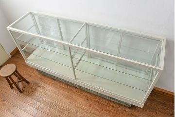 レトロ家具　昭和レトロ 古いパン屋のアンティークペイント　ガラスケース(ショーケース、飾り棚)